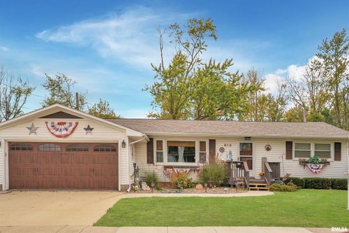 615 3rd Ave, De Witt, IA, 52742-1703 | Card Image