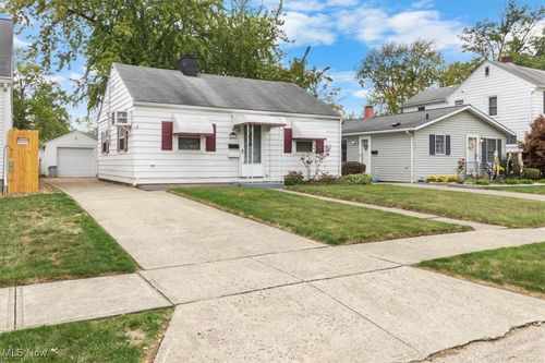 229 Boston Ave, Elyria, OH, 44035-6203 | Card Image