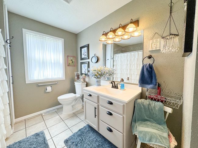 Bathroom.jpg | Image 12