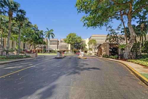 apt-h376-2814 N 46th Ave, Hollywood, FL, 33021-2992 | Card Image