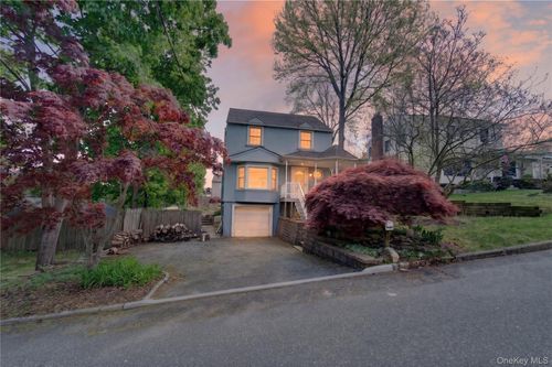 118 Longfellow Dr, Kings Park, NY, 11754-2320 | Card Image
