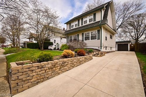 1813 Glenmount Ave, Akron, OH, 44301-3031 | Card Image