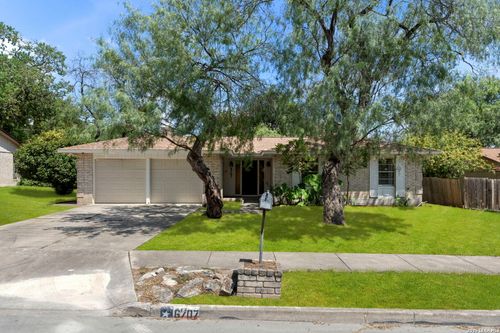 6707 Cherryleaf St, Leon Valley, TX, 78238-1304 | Card Image