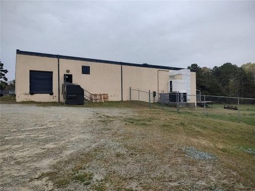 6086 Old Mendenhall Rd, Archdale, NC, 27263-3936 | Card Image