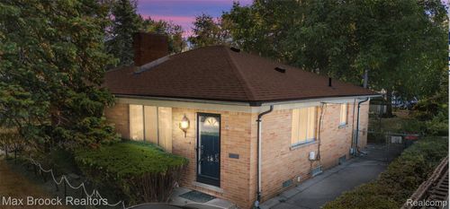 230 E Webster St, Ferndale, MI, 48220-2538 | Card Image