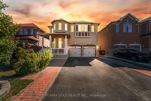 8 Goreridge Cres, Brampton, ON, L6P1P2 | Card Image
