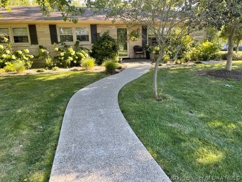 709 Montclair St, Madison, IN, 47250-2111 | Card Image