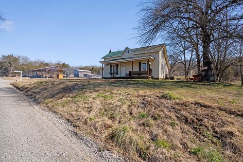 448 Holder Branch Ln, Hartsville, TN, 37074-5143 | Card Image