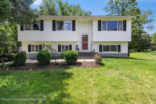 25 Terbar Loop, New Paltz, NY, 12561-4028 | Card Image