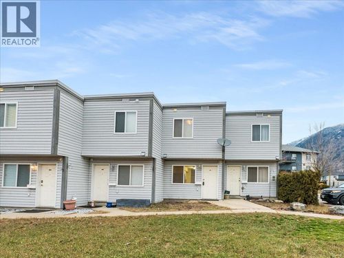 102-202 11th Ave, Castlegar, BC, V1N1J2 | Card Image