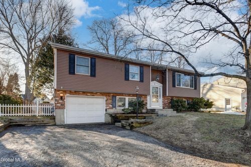 6 Jo Ann Ct, Colonie, NY, 12205-2511 | Card Image