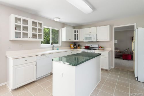 53821 Blakely Ct, New Baltimore, MI, 48047-5531 | Card Image