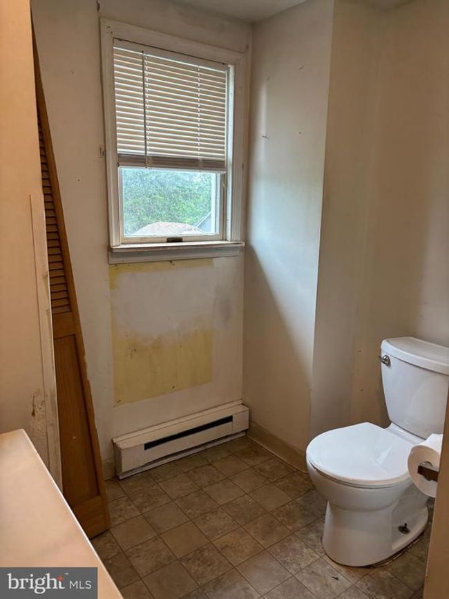 717 W Broad St, Home with 2 bedrooms, 1 bathrooms and null parking in QUAKERTOWN PA | Image 14