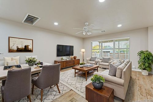 8050 Rosespur Park, Selma, TX, 78154-3841 | Card Image