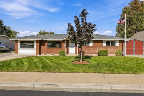 540 Holly St, Richland, WA, 99354-1823 | Card Image