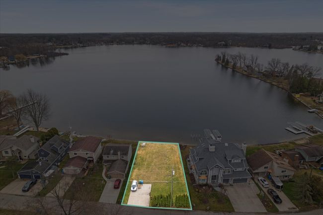 997 Sherbrooke St, Home with 3 bedrooms, 1 bathrooms and null parking in Commerce Twp MI | Image 16