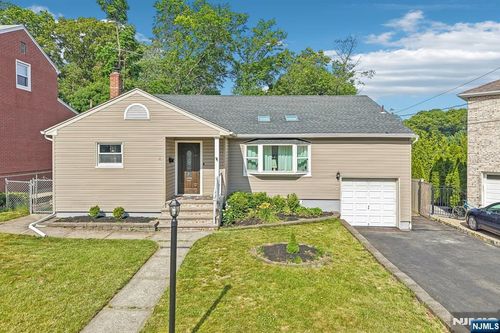 84 Howard Pl, Nutley, NJ, 07110-2002 | Card Image
