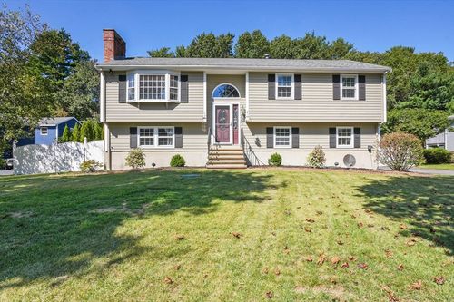 8 Cushing Dr, Wilmington, MA, 01887-2000 | Card Image