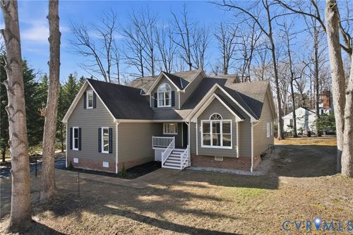 4404 Stoney Creek Pkwy, Chester, VA, 23831-6738 | Card Image