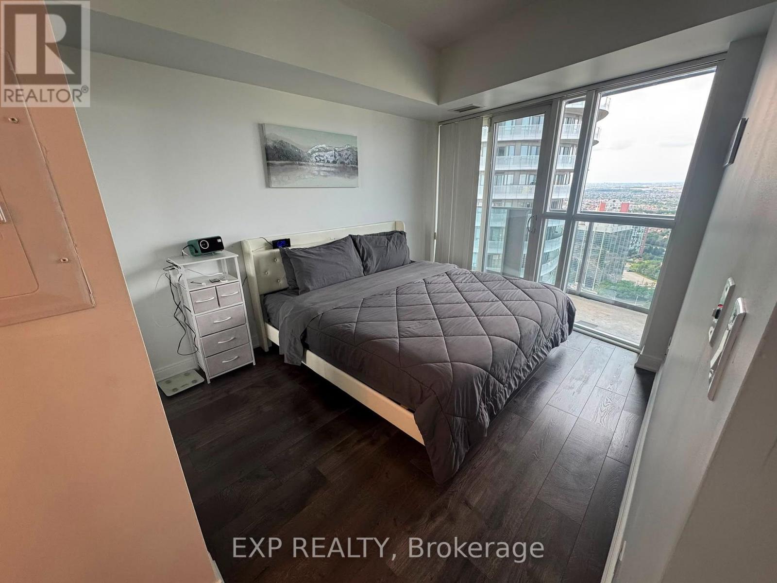 Residential Lease in Mississauga (City Centre) 3