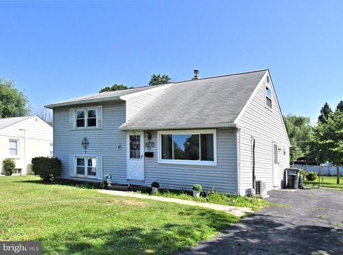 216 Rosewood Ave, FEASTERVILLE TREVOSE, PA, 19053-4214 | Card Image