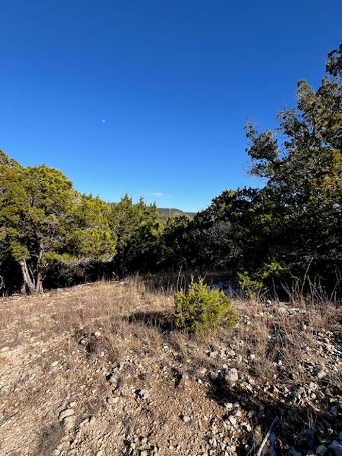 201 Assiniboia Dr, Canyon Lake, TX, 78133-3189 | Card Image