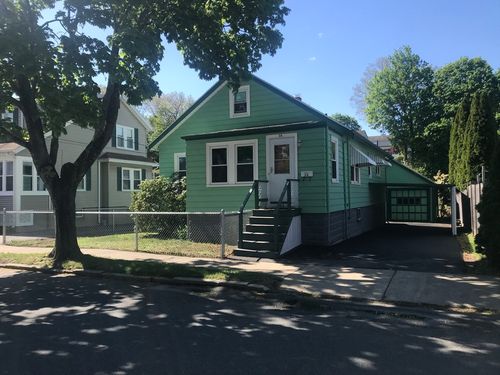 26 Denver St, Saugus, MA, 01906-2452 | Card Image
