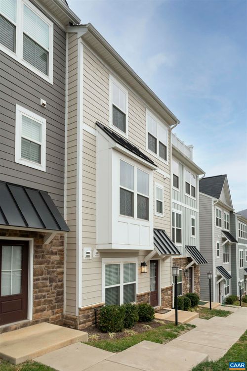 4174 Dauphin Dr, CHARLOTTESVILLE, VA, 22902-9006 | Card Image