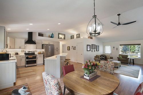 55962 Black Duck Rd, Bend, OR, 97707-2115 | Card Image