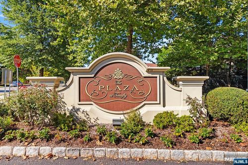 2204 The Plz, Tenafly, NJ, 07670-1053 | Card Image