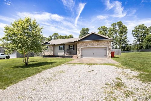 106 Sweet Valley Cir, Crocker, MO, 65452-8289 | Card Image