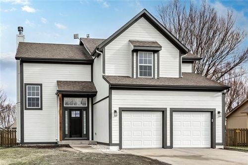 713 Sunset Drive, Louisburg, KS, 66053 | Card Image