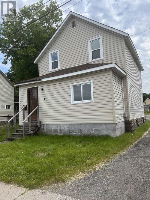 14 Blucher St, Sault Ste Marie, ON, P6A2V4 | Card Image