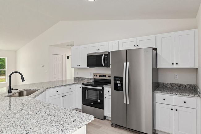 24375 Nw Foxglove Ln, House other with 3 bedrooms, 2 bathrooms and null parking in DUNNELLON FL | Image 7