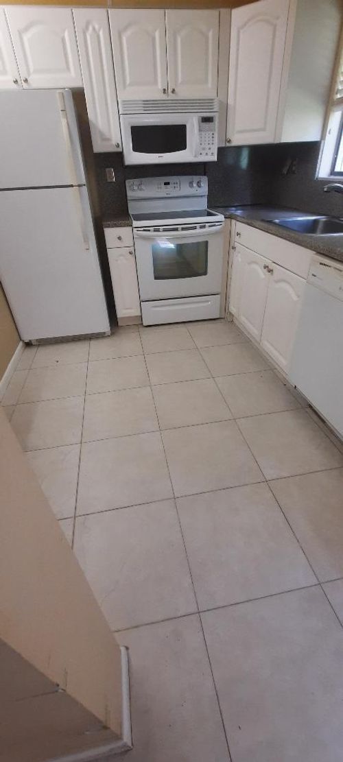 apt-90-15217 Lakes Of Delray Blvd, Delray Beach, FL, 33484-4312 | Card Image