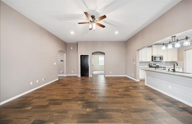 5715 Oakhurst Trl, House other with 4 bedrooms, 2 bathrooms and 2 parking in Pasadena TX | Image 10