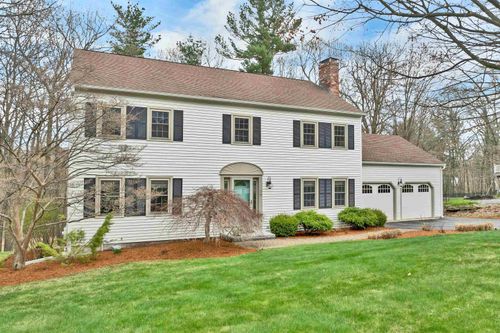 70 Spindlewick Dr, Nashua, NH, 03062-4532 | Card Image