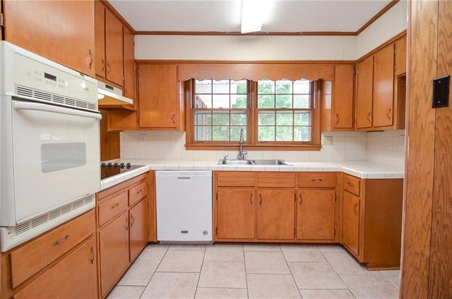 879 Old Tucker Rd, House other with 3 bedrooms, 2 bathrooms and 2 parking in Stone Mountain GA | Image 14