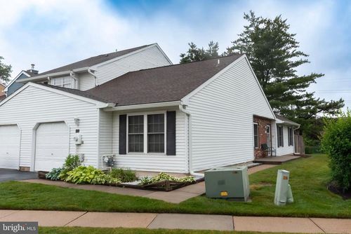 20 Kennebec Ct, BORDENTOWN, NJ, 08505-3114 | Card Image