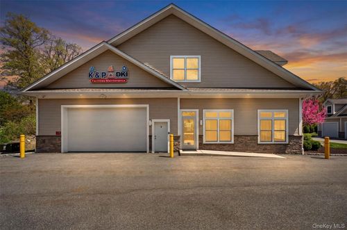 20 Mac Farlane Rd, Wappingers Falls, NY, 12590-4945 | Card Image
