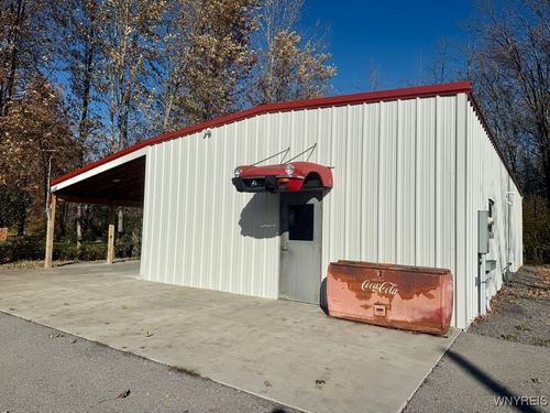 2763 Transit Rd, Newfane, NY, 14108-9703 | Card Image