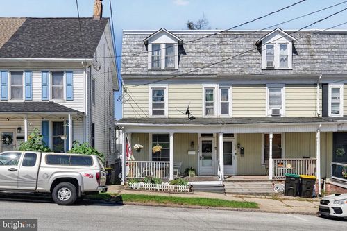 122 N Franklin St, RED LION, PA, 17356-1531 | Card Image