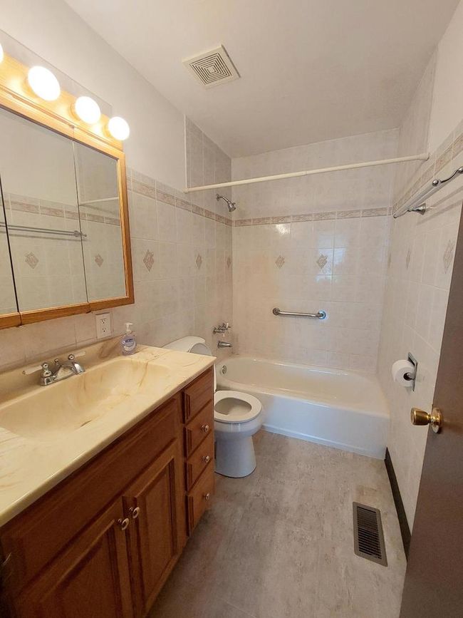 APT-1 - 735 Sandpiper Ct, Condo with 3 bedrooms, 1 bathrooms and 1 parking in University Park IL | Image 9
