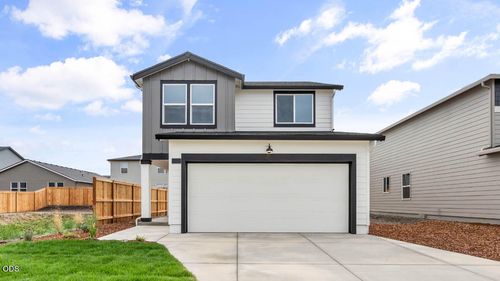 2570 Addysen Park Way, Medford, OR, 97501 | Card Image
