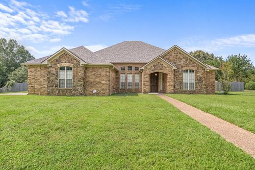 200 Saint Andrews Dr, Palestine, TX, 75803-8331 | Card Image