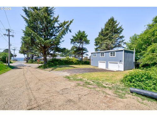124 E Sitka St, Cannon Beach, OR, 97110-3182 | Card Image