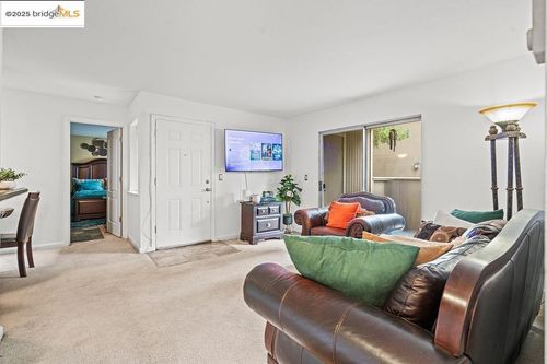 3413 Foxtail Ter, Fremont, CA, 94536-3770 | Card Image