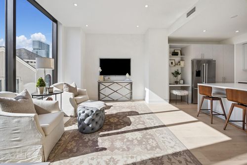 unit-305-2323 W Main St, Houston, TX, 77098-3241 | Card Image