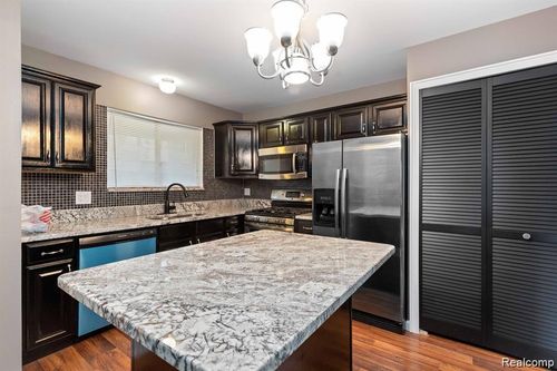 1985 Peerce Ct, Canton, MI, 48187-2928 | Card Image