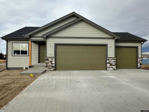 4706 Shale Cir, Mills, WY, 82644 | Card Image